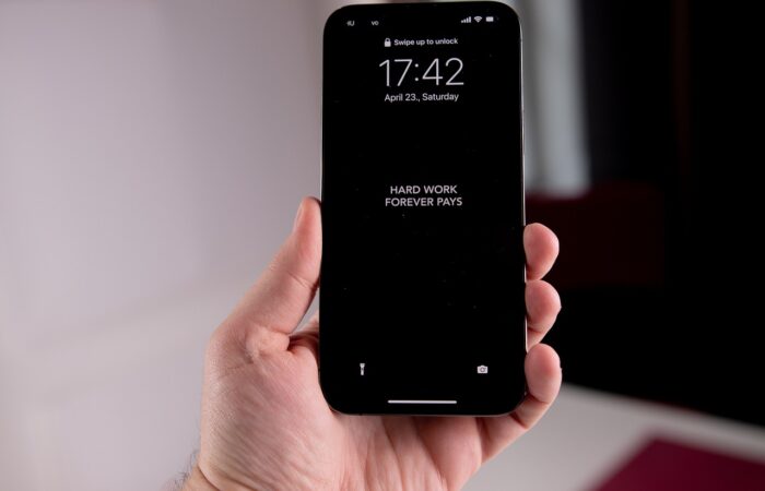 Analyse_High_Tech_:_pourquoi_l_iPhone_est_il_parfois_indisponible_?